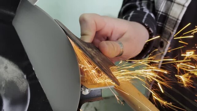 Hand Sharpening Knife with Sparks