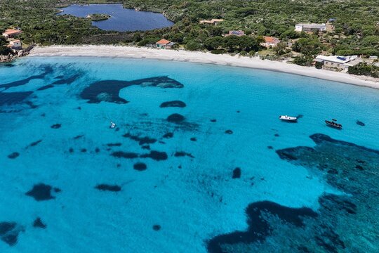 spiaggia nell isola di santa maria, arcipelago di la maddalena, sardegna.