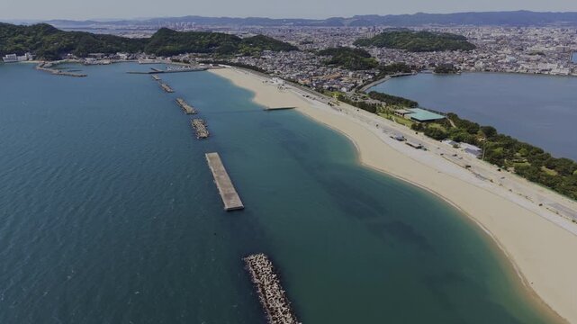 和歌に詠われた景勝地・和歌の浦「片男波海水浴場の空撮」和歌山県和歌山市 Aerial View of Kataonami Beach, Scenic Wakanoura Heritage Site, Wakayama City