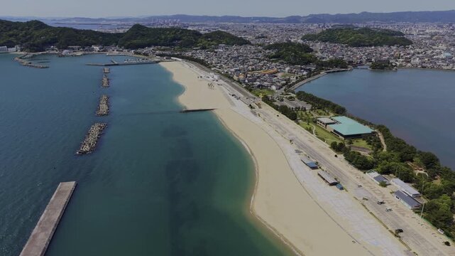 和歌に詠われた景勝地・和歌の浦「片男波海水浴場の空撮」和歌山県和歌山市 Aerial View of Kataonami Beach, Scenic Wakanoura Heritage Site, Wakayama City