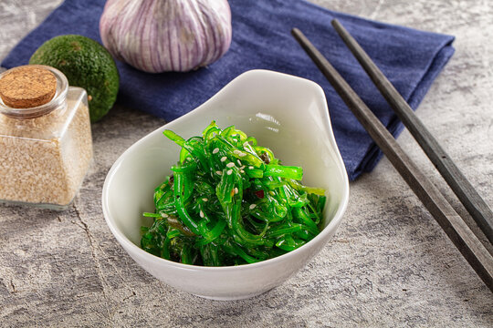 Green raw chuka seaweed salad