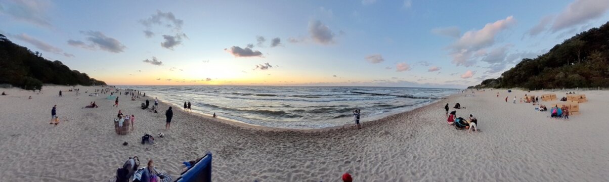 Verschiedene Sonnenunterg&auml;nge an der Ostsee in Polen zwische  Rewal und Niechorze