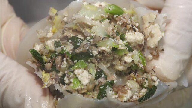 Hand-torn vegetable filling dumplings