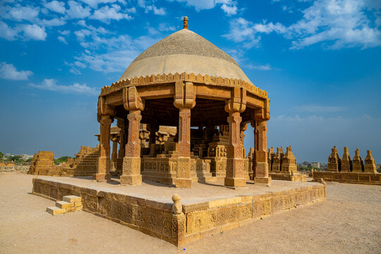 Historic architecture of Chaukhandi tombs in Karachi reveals traditional design and cultural importance in Pakistan