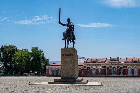 Babk Heykli monument stands tall before the railway station in Nakhchivan, showcasing a significant landmark in Azerbaijan