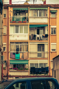 Fachadas de edificios residenciales en Madrid