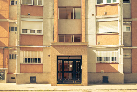 Fachadas de edificios residenciales en Madrid