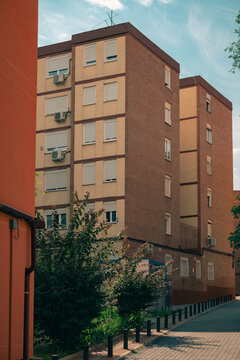 Fachadas de edificios residenciales en Madrid