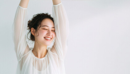 Fototapeta premium ナチュラルなモデル女性の自然光美容ポートレート