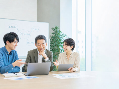 社員と一緒にDXを学ぶ社長002