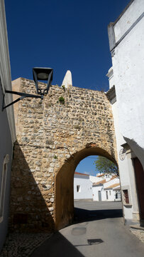 Porta de Faro, Loul&eacute; Algarve von der Travessa da Nossa Senhora do Pilar