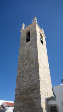 Turm der Igreja Matriz de S&atilde;o Clemente in Loul&eacute; Algarve