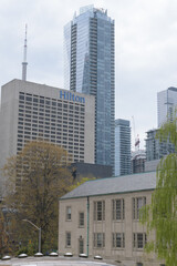 Fototapeta premium contrast of architectural styles (bottom) Osgoode Hall, Hilton hotel (145 Richmond St W), and Shangri-La hotel tower at 188 University Av, Toronto
