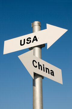 USA vs. China - Symbolfoto mit Pfeien