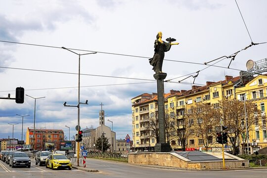 sofia, bulgarien - 21.03.2025 - statue der heiligen sofia 