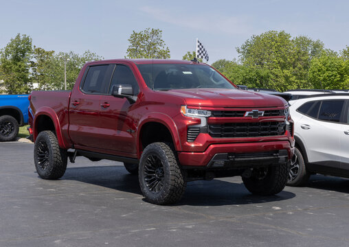 Chevrolet Silverado 1500 Crew RST 4WD Deadwood Edition. Chevy offers the Silverado 1500 with a 6.2L Ecotec3 V8 engine. MY:2026