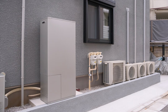 ヒートポンプ給湯機　室外機