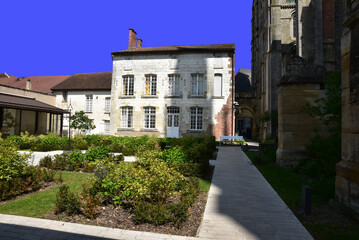 Naklejka premium Jardin médiéval de Notre-Dame-en-Vaux à Châlons-en-Champagne. France