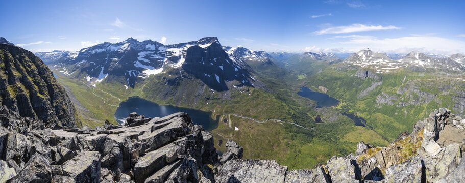 View from the top of Innerdalst&aring;rnet, Innerdalen high valley and lake Innerdalsvatna, mountains, Trollheimen Mountain Area, Sunndal, M&oslash;re og Romsda, Vestlandet, Norway