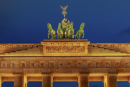 Quadriga on the Brandenburg Gate at dusk, Pariser Platz, Berlin, Germany