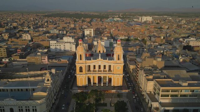 Video with panoramic view of the Chiclayo Cathedral in the monumental area of ​​the city, along with the mountains in the background in the Lambayeque region, Peru.