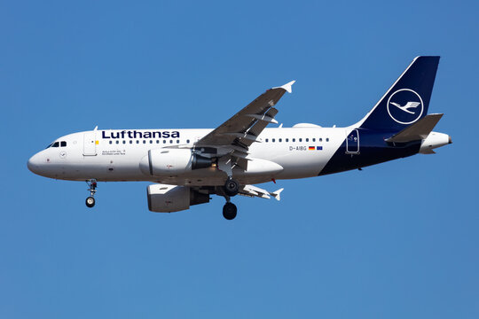 Lufthansa Airbus A319 (D-AIBG) on landing approach at Budapest Ferenc Liszt International Airport on March 9, 2020 in Budapest, Hungary