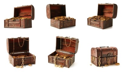 Set of old chests with pirate treasures on white background © Pixel-Shot