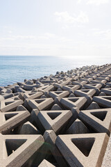 Fototapeta premium 江井ヶ島港の防波堤（兵庫県明石市）