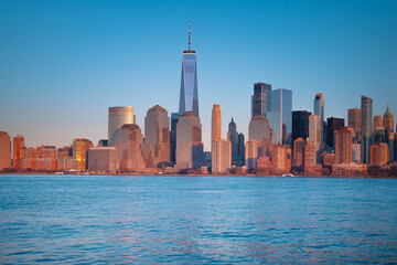 Obraz premium Manhattan skyscrapers forming city horizon in New York NYC.