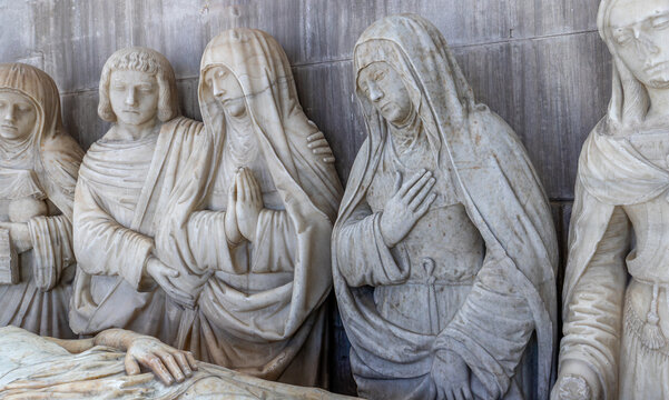 Cathedral Saint Jean, Joigny, Yonne, France, entombment