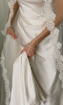 wedding dress white satin lace veil sleeveless jewelry