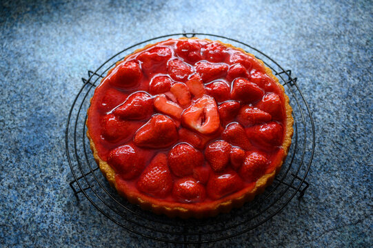 Erdbeerkuchen mit frischen Erdbeeren
