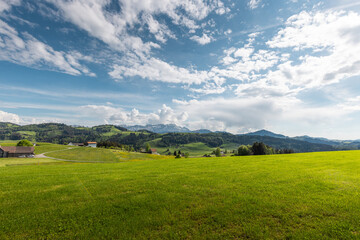 Fototapeta premium Landschaft im Appenzellerland im Frühling