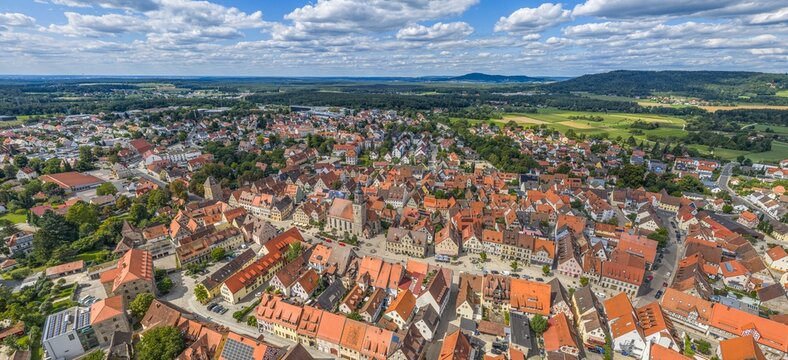 Die sehenswerte Kleinstadt Altdorf bei N&uuml;rnberg in Mittelfranken aus der Vogelperspektive