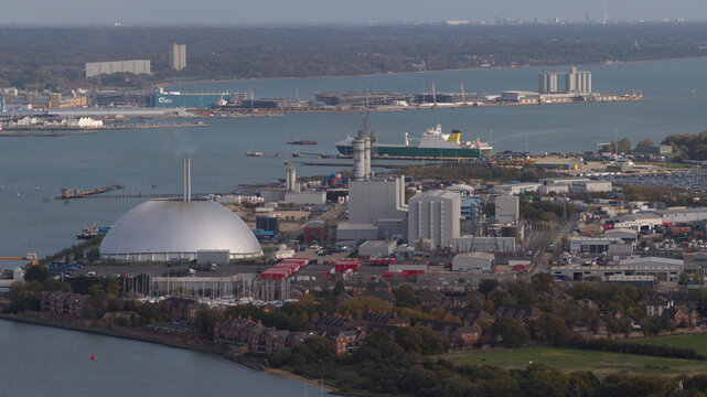 Marchwood incinerator and power generation plant by southampton water
