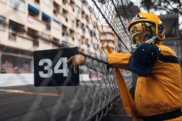 Obraz premium Race marshal at the circuit during the race 