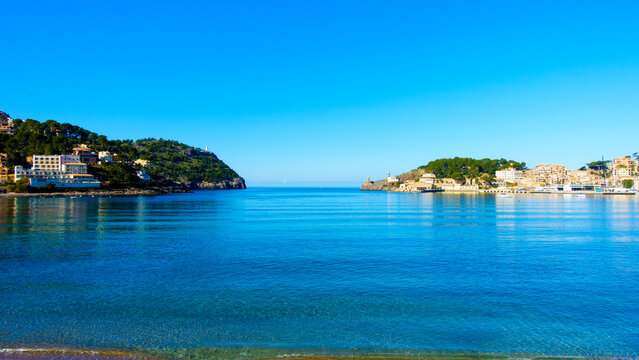 Port de Soller late in the morning