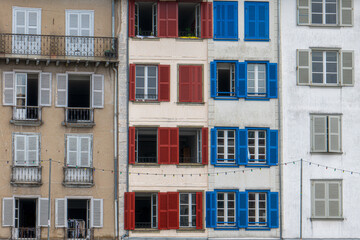 Obraz premium façade typique du vieux Bayonne, Pays baque