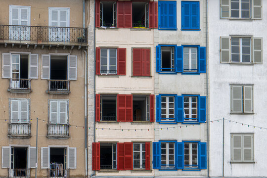 fa&ccedil;ade typique du vieux Bayonne, Pays baque
