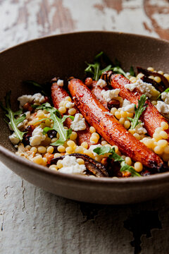 zdrowy bowl pieczone marchewki