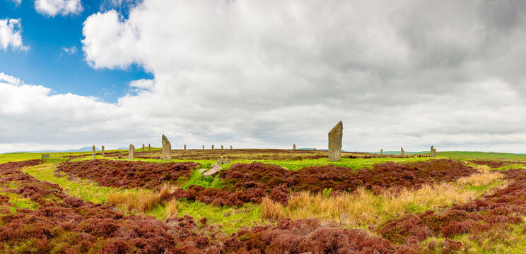 Vue panoramique du Cercle de Brodgar dans les Orcades en Ecosse