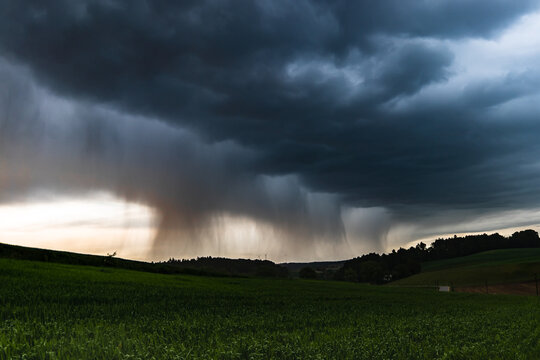 Wolkenbruch an einem sehr wechselhaften Tag