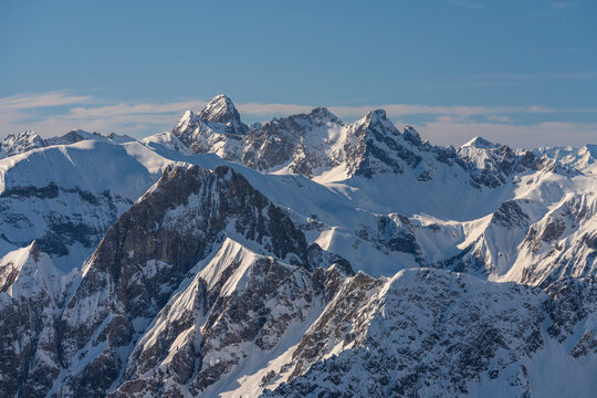 Blick vom Nebelhorn bei Oberstdorf in die Allg&auml;uer Alpen