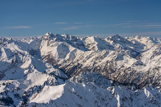 Blick vom Nebelhorn bei Oberstdorf in die Allg&auml;uer Alpen