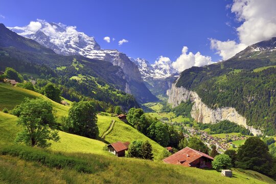 View from Wengen to Lauterbrunnen Valley and Bernese Alps with Mount Jungfrau, Lauterbrunnen, Canton Bern, Switzerland