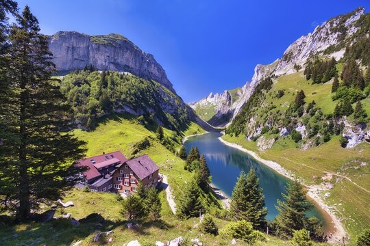 F&auml;hlensee with Bollenwees mountain inn in Alpstein, Appenzell Alps, Canton Appenzell Innerrhoden, SwitzerlandBollenwees mountain inn