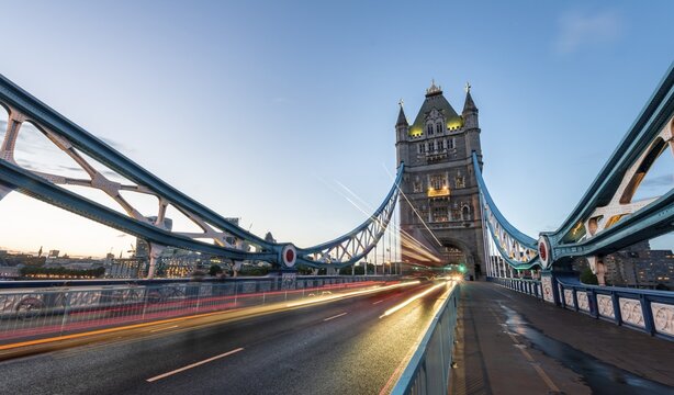 Tower Bridge in the evening, light traces of passing cars, London, England, Great Britain