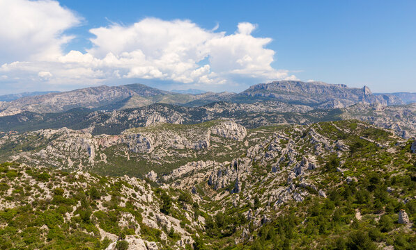Mont Puget limestone ridges, Provence, with distant Pic de Bertagne