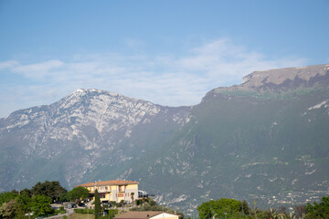 Obraz premium sea, cloud uns moutains, village, house