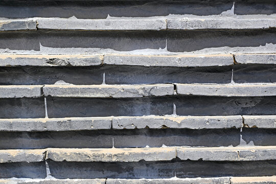 屋根の瓦を利用した瓦壁、東京の谷中
A tiled wall made from roof tiles, Yanaka, Tokyo